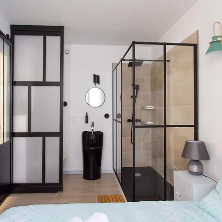 Apartment Beautiful Flat In The Old Town Of - Welkeys Antibes
