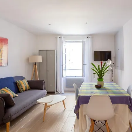 Beautiful Flat In The Old Town Of - Welkeys